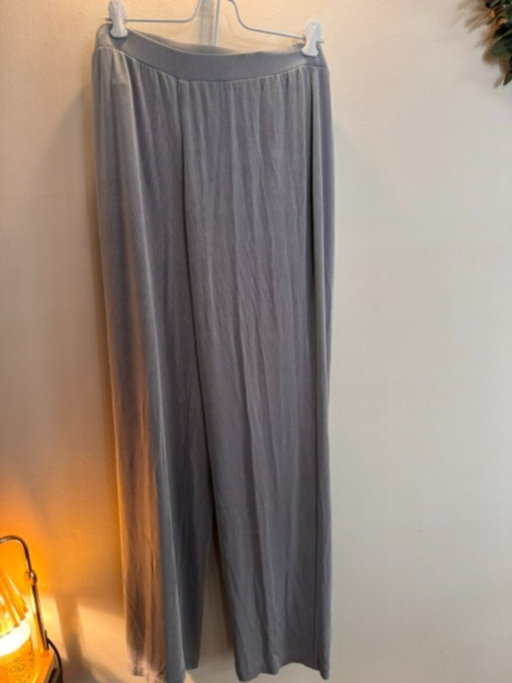 Chico's Travelers flowy lounge pants - Gray